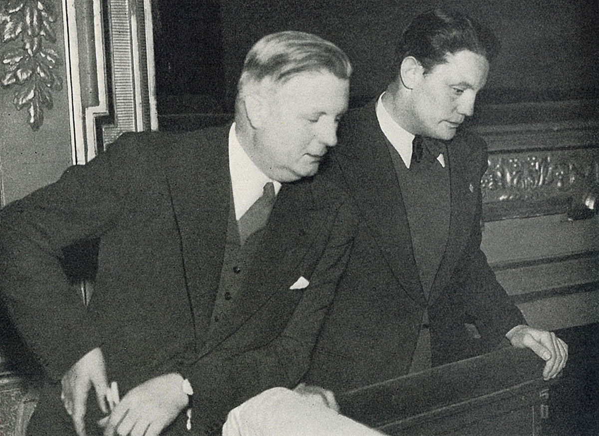 Fritz Busch (dirigent) och Hans Busch (regissör) - far och son - under samarbete med Così fan tutte i Stockholm 1940. Då var Danmark och Norge ockuperade av Hitlertyskland.