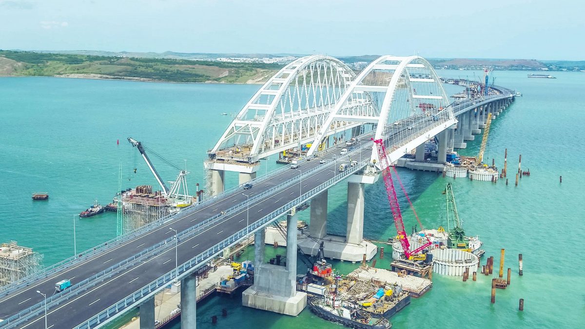 Krim, bro från öster   –   Крымский мост